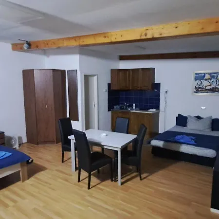 Sobe I Terasa Semendire