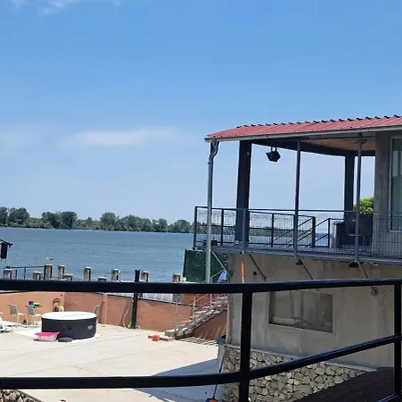 Sobe I Terasa Daire Semendire