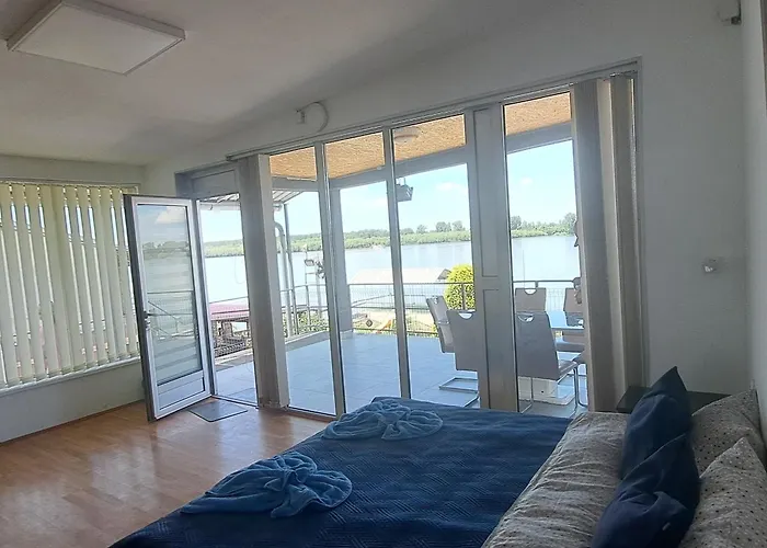 公寓 Sobe I Terasa 斯梅代雷沃