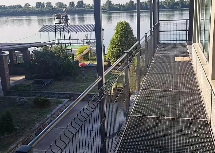 Sobe I Terasa * 斯梅代雷沃