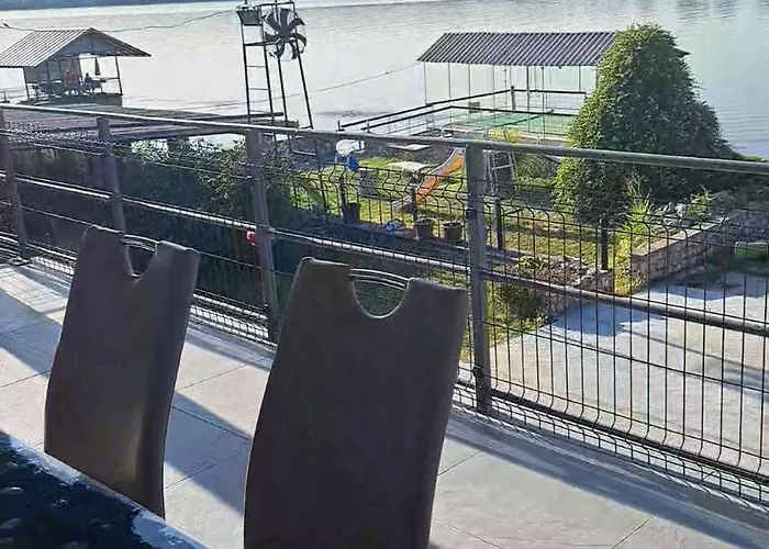 Sobe I Terasa 公寓 *